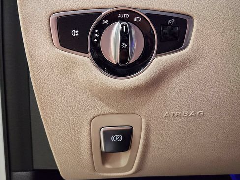 Used 2019 Mercedes-Benz E 450 4MATIC Sedan image 37