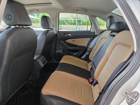 Used 2019 Volkswagen Jetta SEL Premium FWD image 16