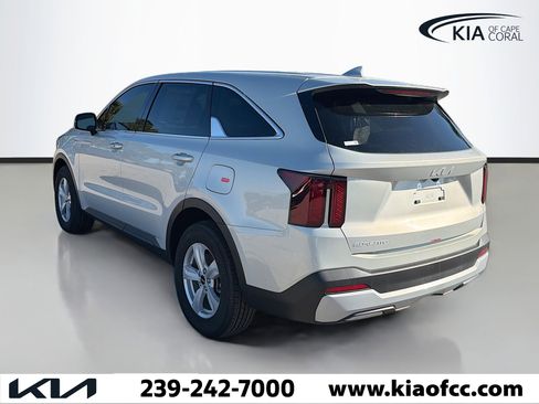 New 2026 Kia Sorento LX image 3