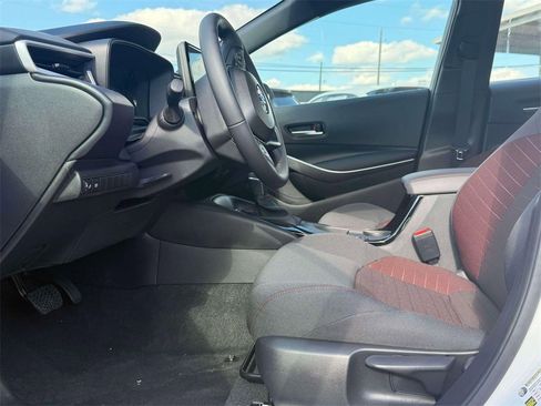 Used 2025 Toyota Corolla SE image 13