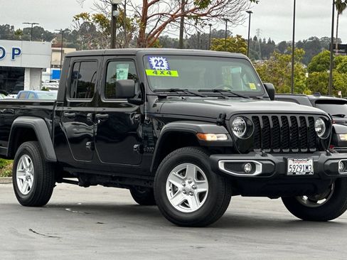 Used 2022 Jeep Gladiator Sport AWD/4WD image 2