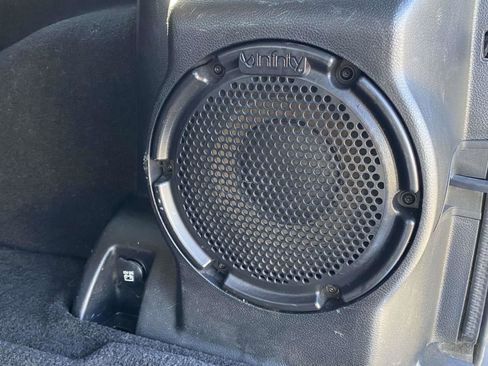 Used 2012 Jeep Wrangler Unlimited Sahara image 10