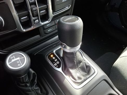 New 2026 Jeep Gladiator Sport AWD/4WD image 15