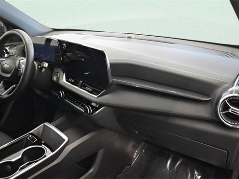 Used 2025 Chevrolet Equinox LT image 20