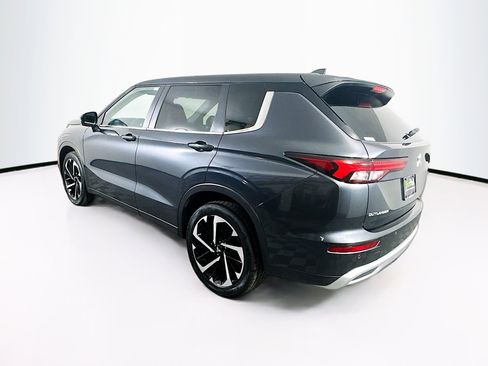 Used 2024 Mitsubishi Outlander SE image 5