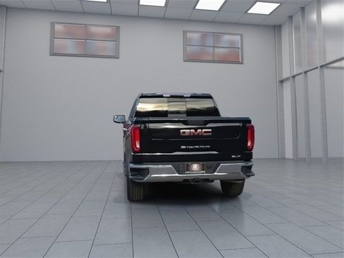 Used 2022 GMC Sierra 1500 SLT w/ SLT Convenience Package image 7