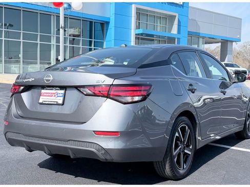 Used 2024 Nissan Sentra SV image 6