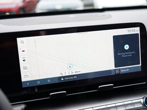 Certified 2024 Hyundai Kona SE image 29