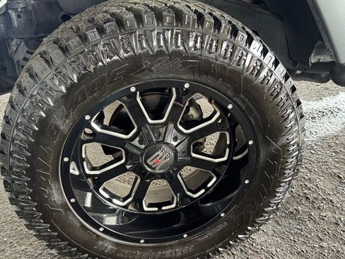 Used 2015 Jeep Wrangler Unlimited Sport w/ Quick Order Package 24S AWD/4WD image 31