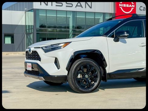 Used 2023 Toyota RAV4 XSE AWD/4WD image 2