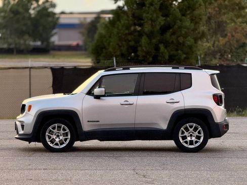 Used 2020 Jeep Renegade Latitude FWD image 8