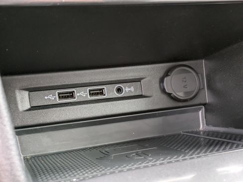 Used 2020 Volkswagen Tiguan SEL image 29