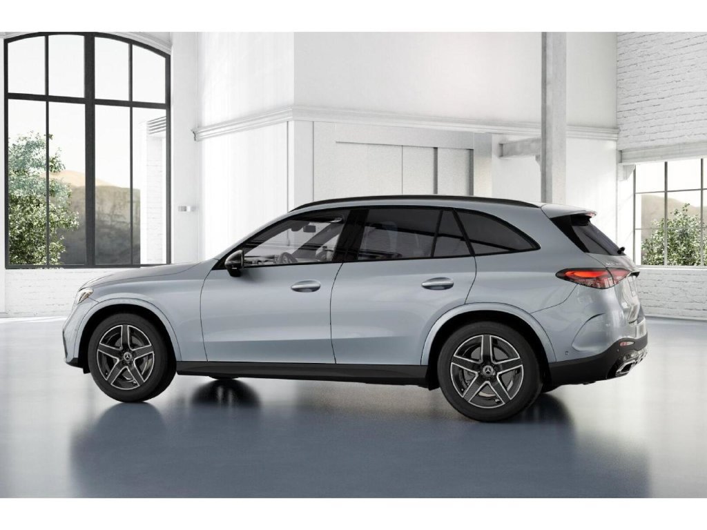 Used 2026 Mercedes-Benz GLC 300 4MATIC image 32