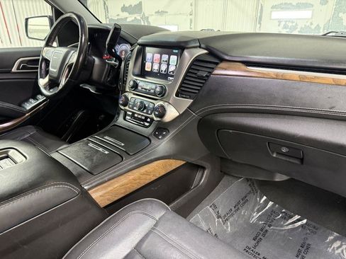 Used 2019 GMC Yukon XL Denali AWD/4WD image 37