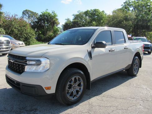 Certified 2024 Ford Maverick XLT image 3