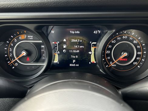 Certified 2025 Jeep Wrangler Sport S image 27