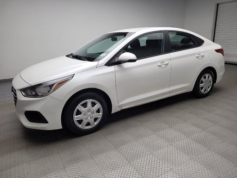 Used 2021 Hyundai Accent SE FWD image 2