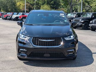 New 2026 Chrysler Pacifica Select video 2