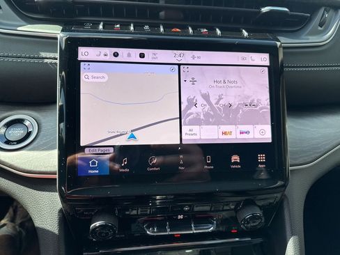 New 2025 Jeep Grand Cherokee L Limited w/ Black Appearance Package image 30