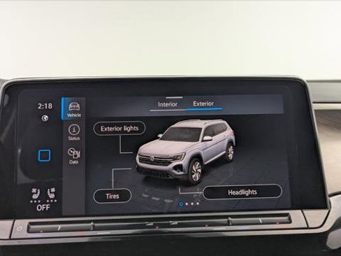Used 2025 Volkswagen Atlas SE image 27