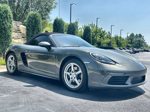 Used 2024 Porsche 718 Boxster RWD image 7