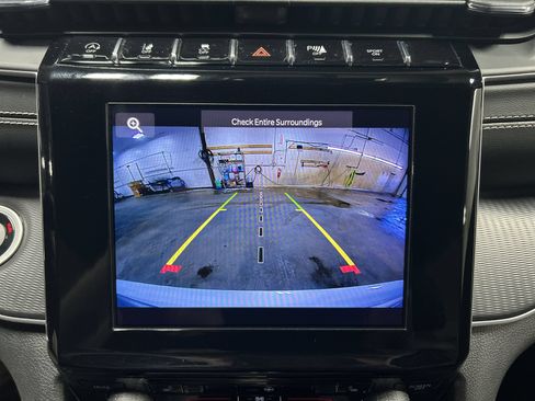 Used 2023 Jeep Grand Cherokee L Laredo AWD/4WD image 16