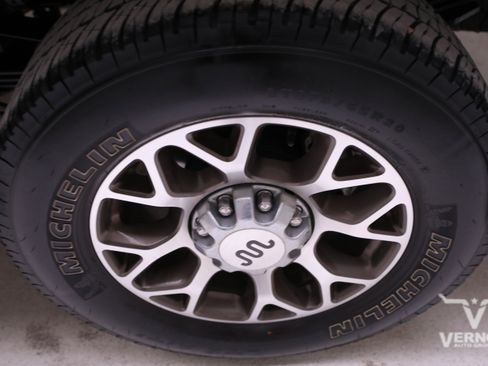 Used 2022 Ford F350 King Ranch w/ FX4 Off-Road Package image 35