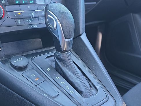 Used 2018 Ford Focus SE image 18
