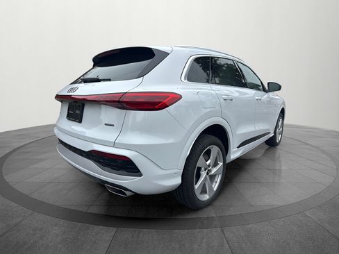 Used 2025 Audi Q5 Premium Plus AWD/4WD image 5