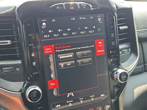 Used 2019 RAM 1500 Laramie AWD/4WD image 25