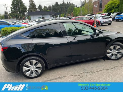 Used 2023 Tesla Model Y Long Range AWD/4WD image 9
