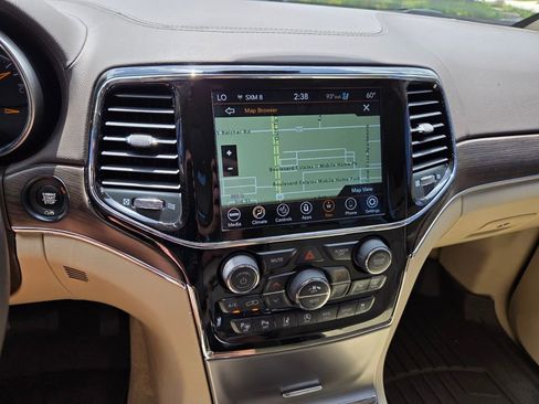 Used 2021 Jeep Grand Cherokee Overland RWD image 24