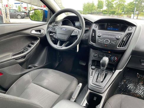 Used 2018 Ford Focus SE FWD image 9
