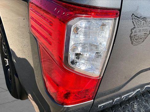 Used 2021 Nissan Titan SV w/ SV Convenience Package AWD/4WD image 28