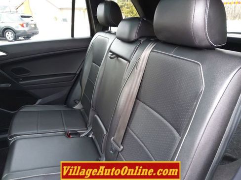 Used 2021 Volkswagen Tiguan SE R-Line image 30