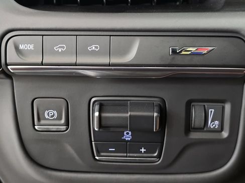 Used 2023 Cadillac Escalade V w/ LPO, ONYX Package AWD/4WD image 33