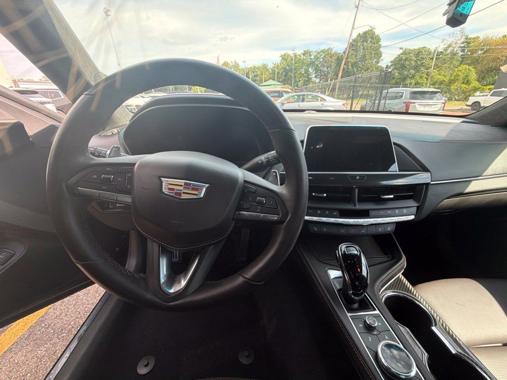 Used 2025 Cadillac CT4 V AWD/4WD image 10