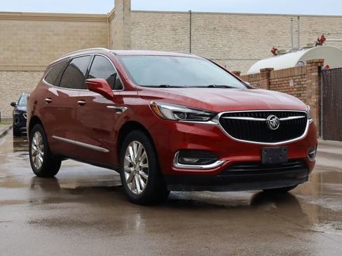 Used 2021 Buick Enclave Essence FWD image 2