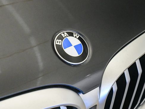 Used 2023 BMW X3 sDrive30i w/ Premium Package RWD image 8