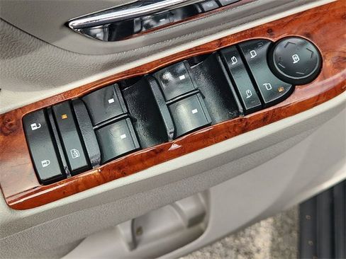 Used 2014 Chevrolet Suburban LT w/ Luxury Package image 21