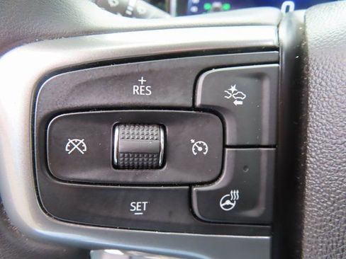 Used 2025 Chevrolet Silverado 1500 LT AWD/4WD image 16