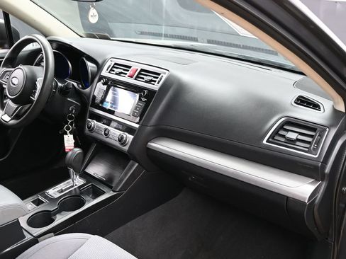 Used 2019 Subaru Outback 2.5i AWD/4WD image 31