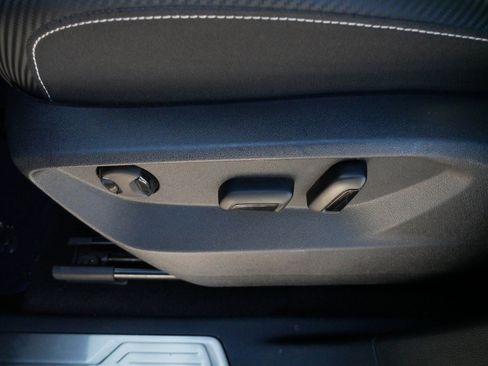 Certified 2024 Volkswagen Atlas Cross Sport SE w/ Panoramic Sunroof Package image 20