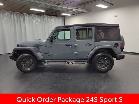 Used 2024 Jeep Wrangler Unlimited Sport AWD/4WD image 5
