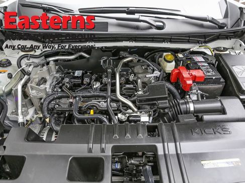 Used 2025 Nissan Kicks SV image 7