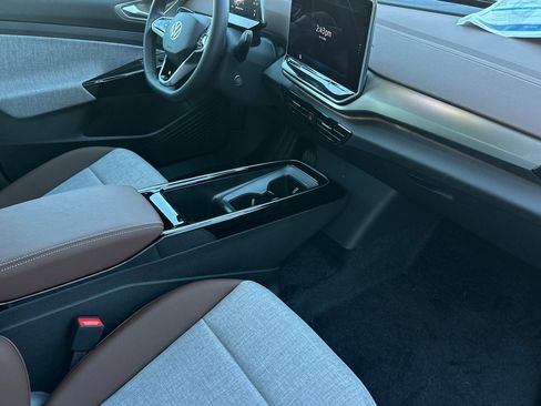 New 2026 Volkswagen ID.4 Pro image 16