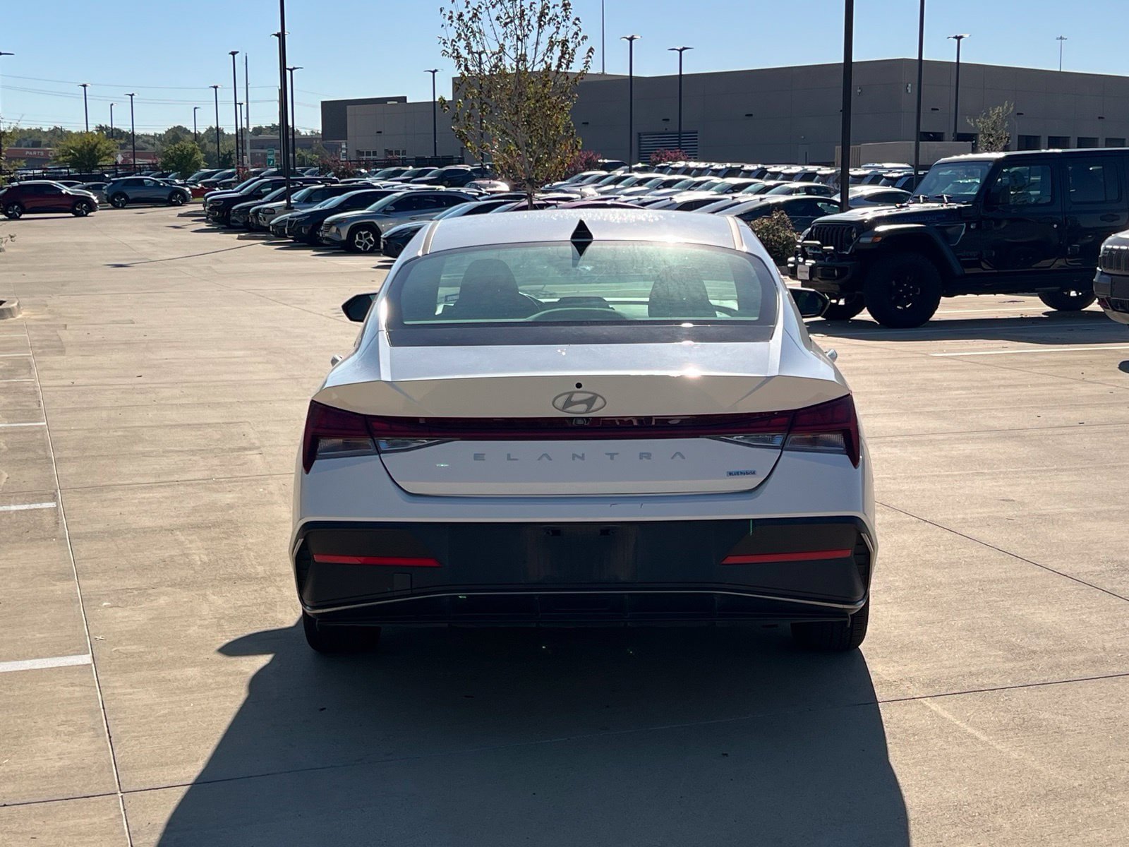 Used 2024 Hyundai Elantra Blue FWD image 10