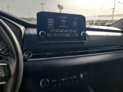 Used 2024 Mitsubishi Outlander ES image 17