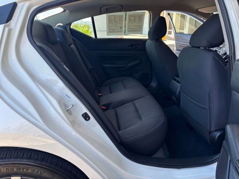 Used 2025 Nissan Altima 2.5 SV FWD image 27