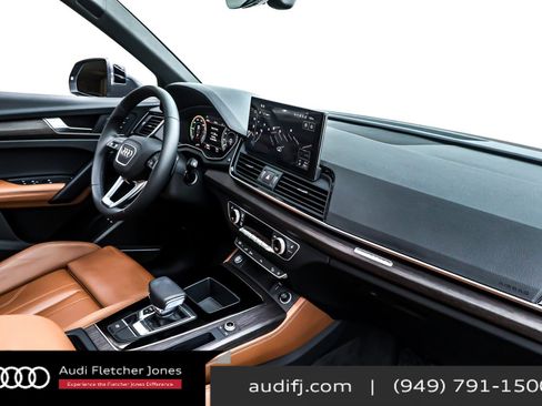 Used 2025 Audi Q5 e Premium Plus w/ Premium Plus Package image 16